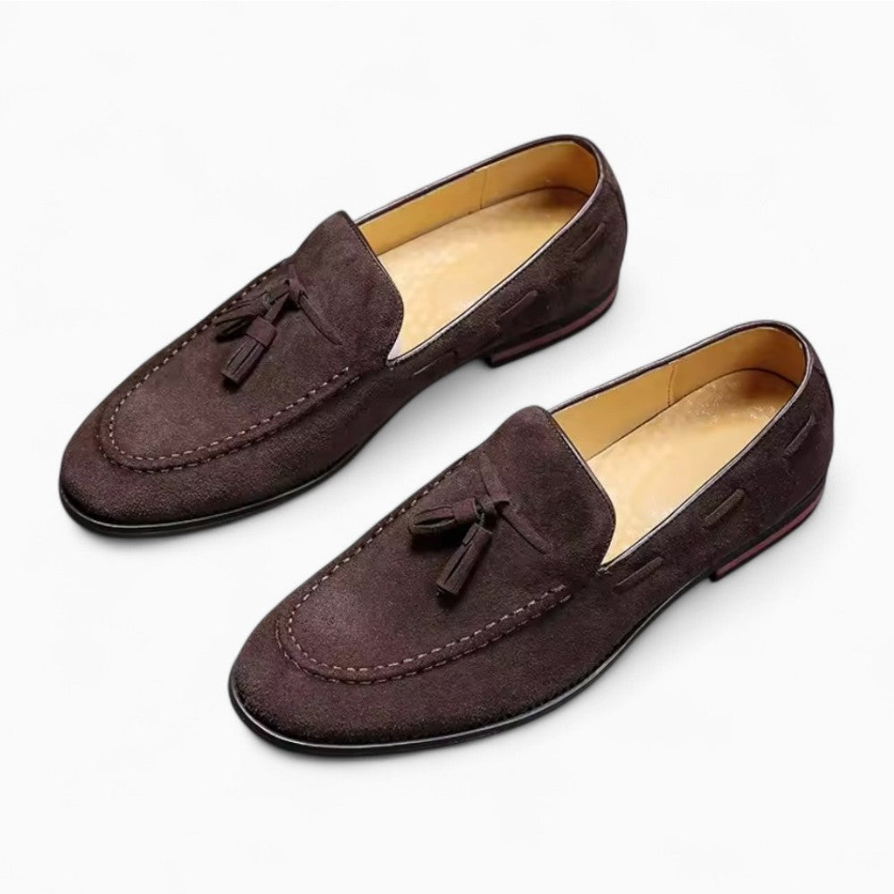 Mocassins à glands en faux daim à surpiqûres blanches