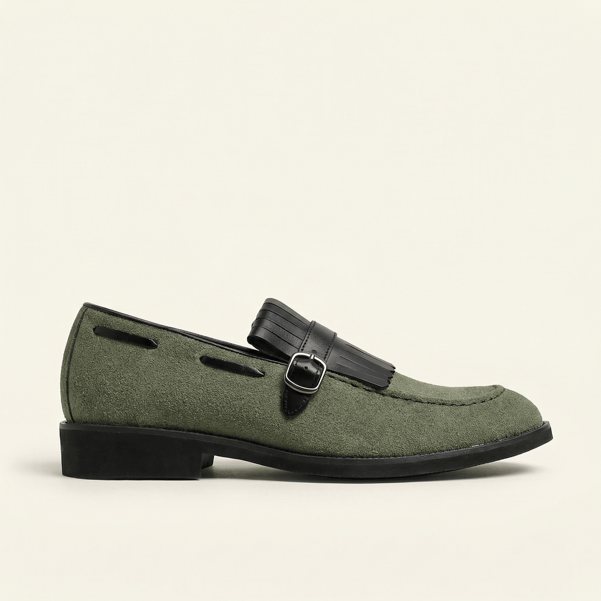 Mocassin à Franges et Boucle Décorative en Cuir Velours