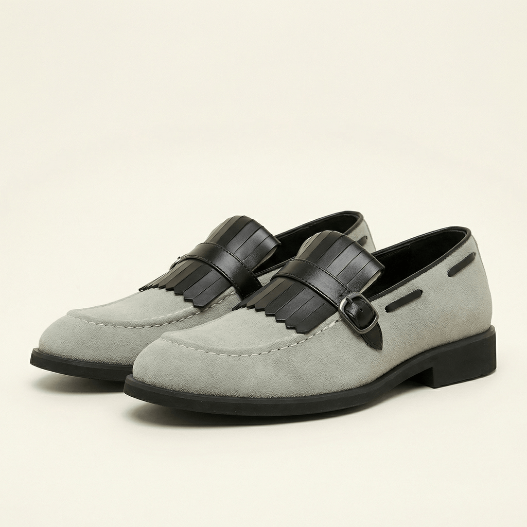 Mocassin à Franges et Boucle Décorative en Cuir Velours